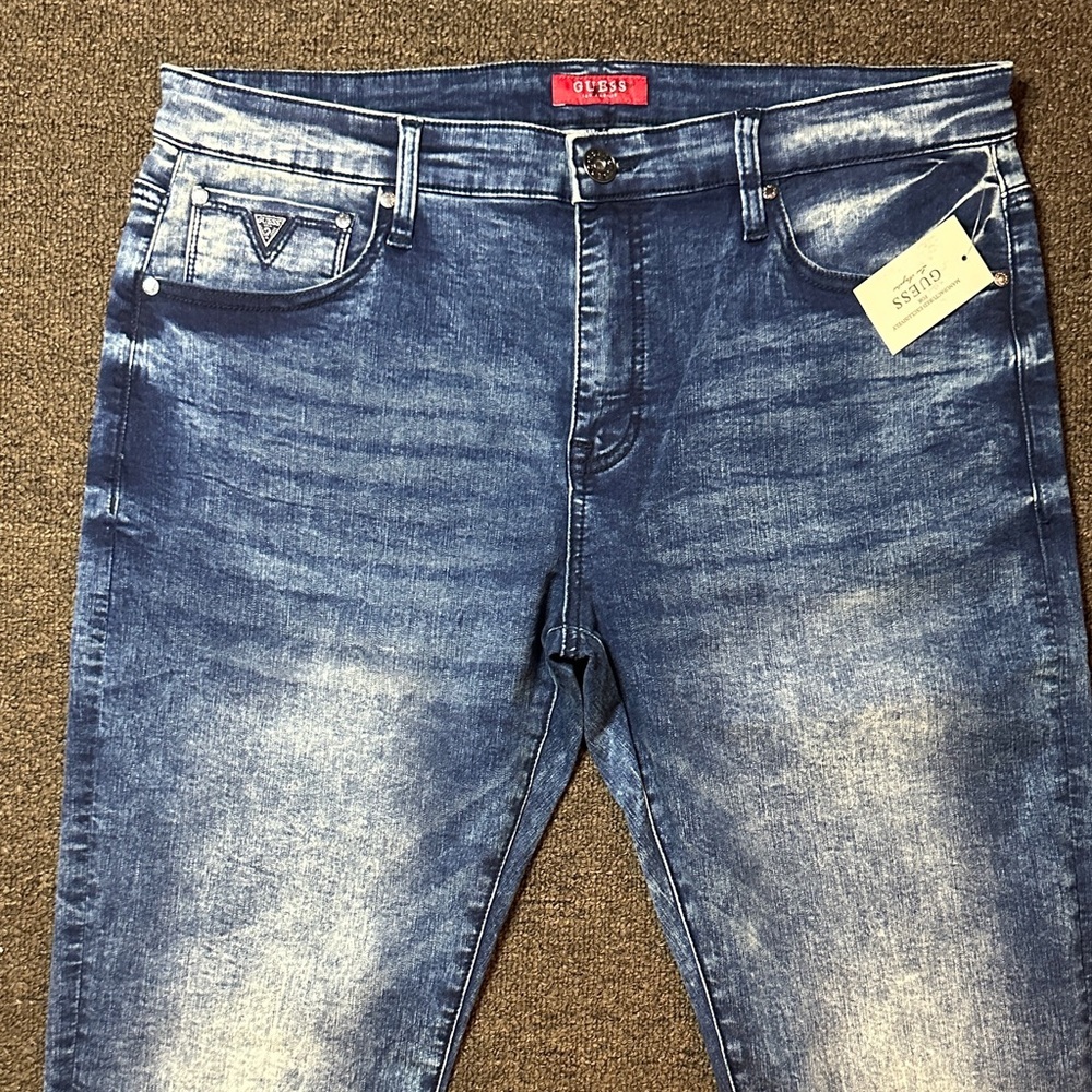GUESS New Men's Faded Blue Slim Jeans size 38x32 - Picture 2 of 11